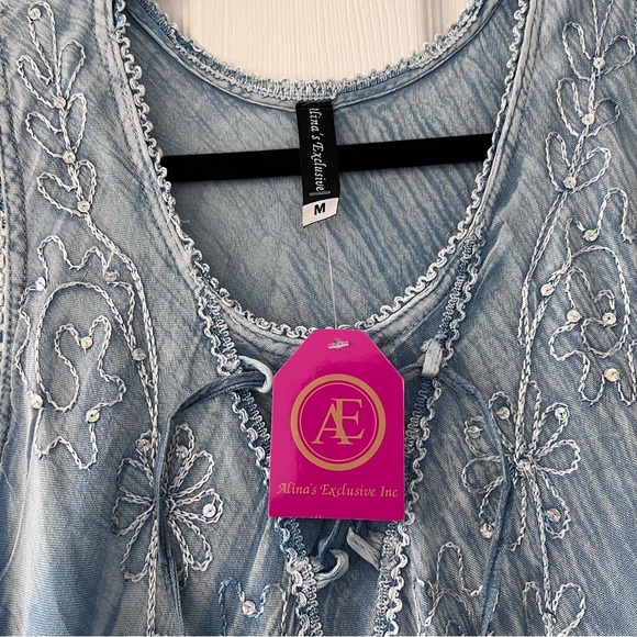 Beautiful Alina’s Exclusive sleeveless dress, size M, new with tags. - Picture 3 of 4